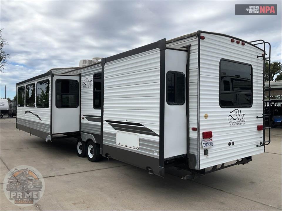 2019 Wildwood By Forest River M-39FDEN DLX Destination Series — фото 3