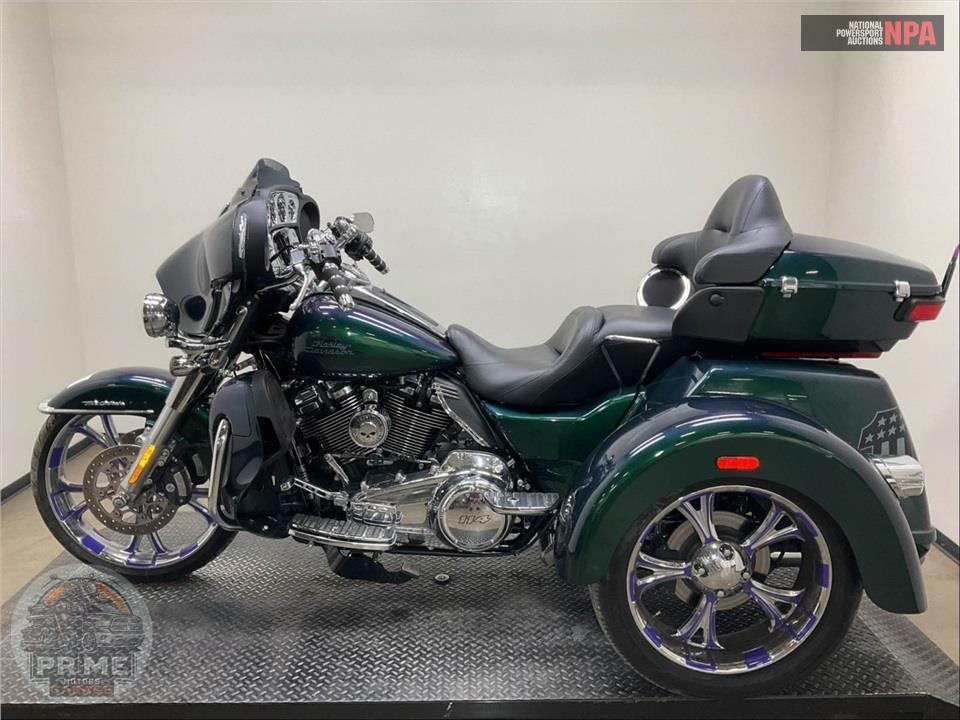 2021 Harley-Davidson FLHTCUTG TRI GLIDE ULTRA CLASSIC — фото 3