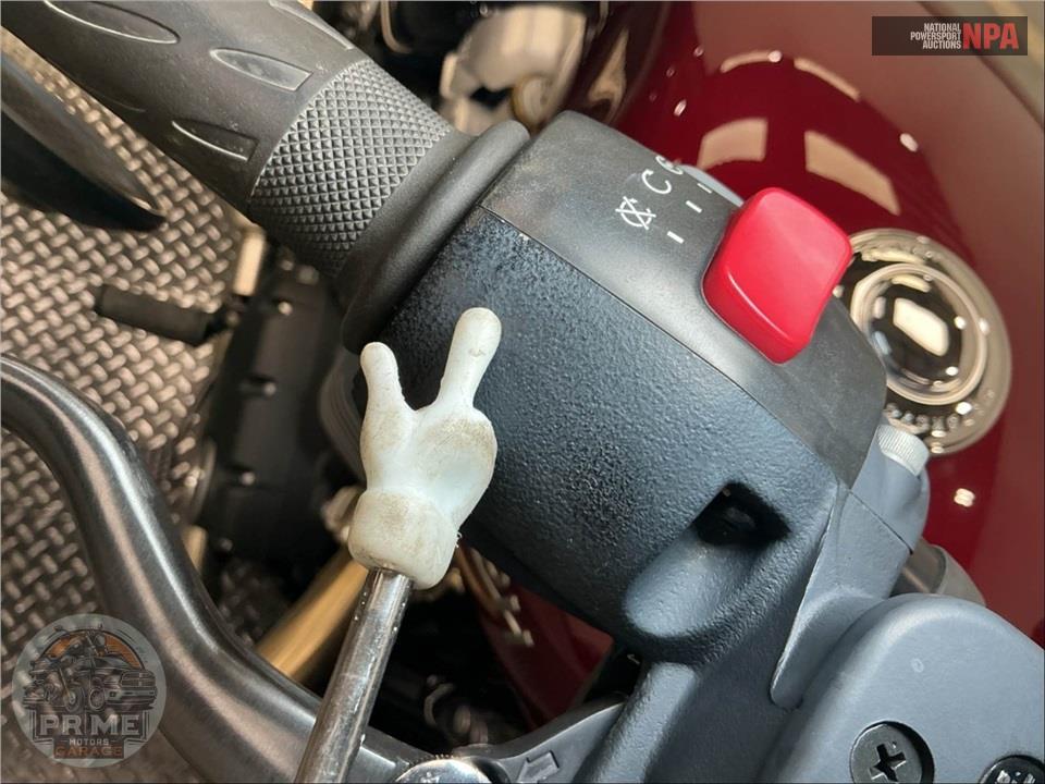 2022 Triumph BONNEVILLE BOBBER — фото 20