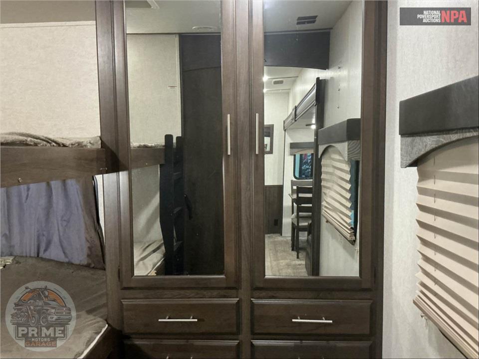 2018 Starcraft M-296BHS - TELLURIDE FIFTH WHEEL SERIES — фото 13