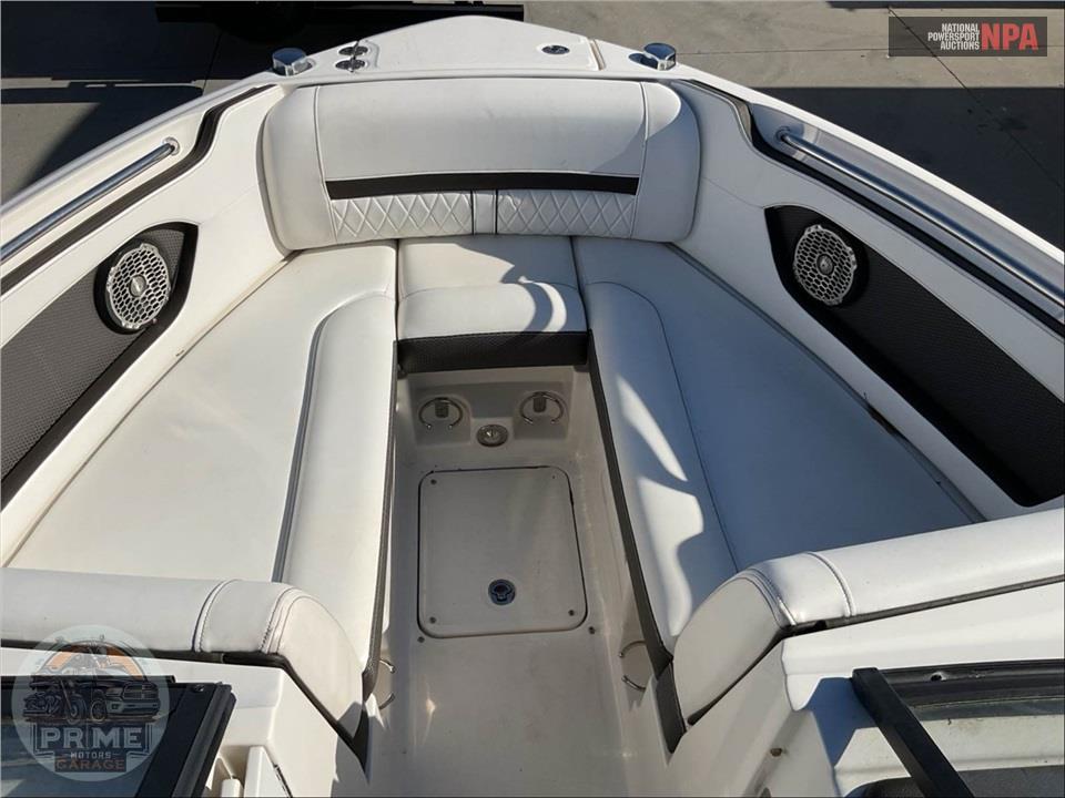 2017 Sea Ray Boats SLX-W 230 SLX SERIES L=23/E=1 370HP MERC IB — фото 33