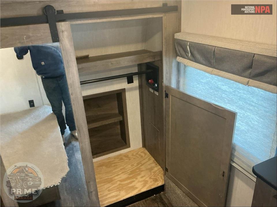 2021 Sabre By Forest River M-38DBQ - FIFTH WHEEL SERIES — фото 21