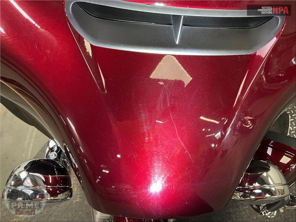 2015 Harley-Davidson FLHTCU ULTRA CLASSIC ELECTRA GLIDE — фото 15