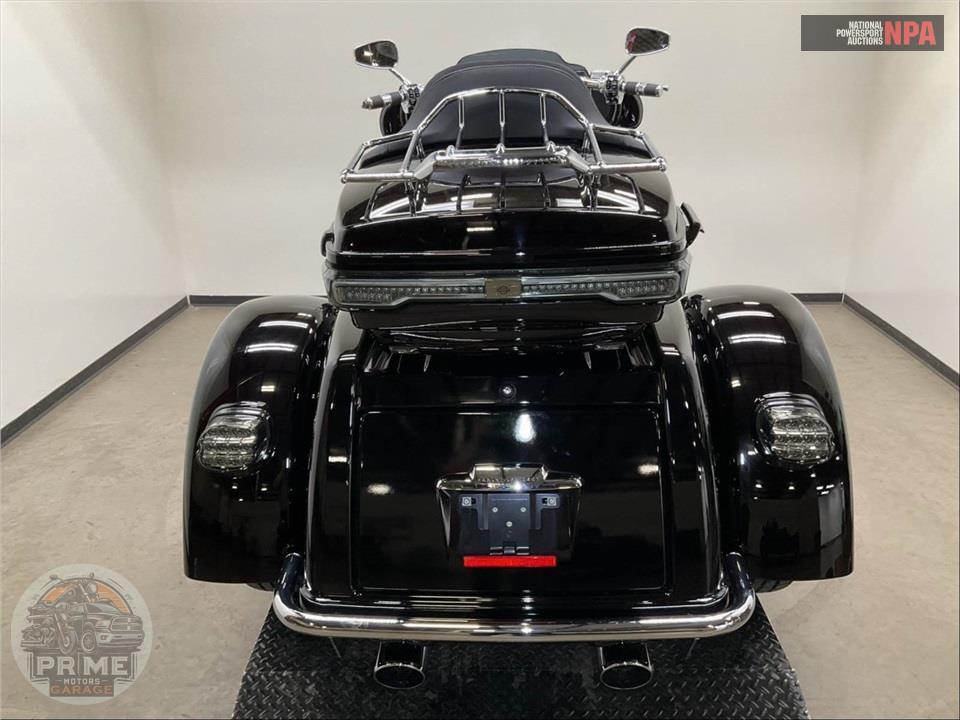 2022 Harley-Davidson FLHTCUTGSE CVO TRI GLIDE — фото 4