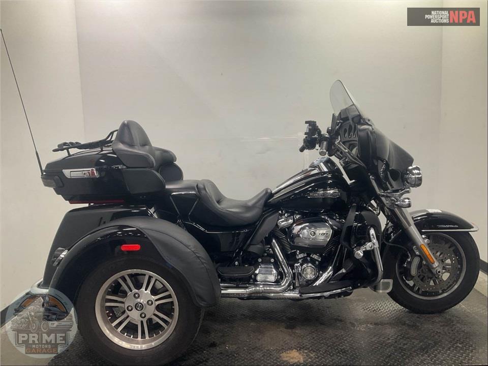 2018 Harley-Davidson FLHTCUTG TRI GLIDE ULTRA — фото 1