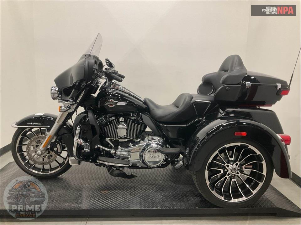 2024 Harley-Davidson FLHTCUTG TRI GLIDE ULTRA CLASSIC — фото 3