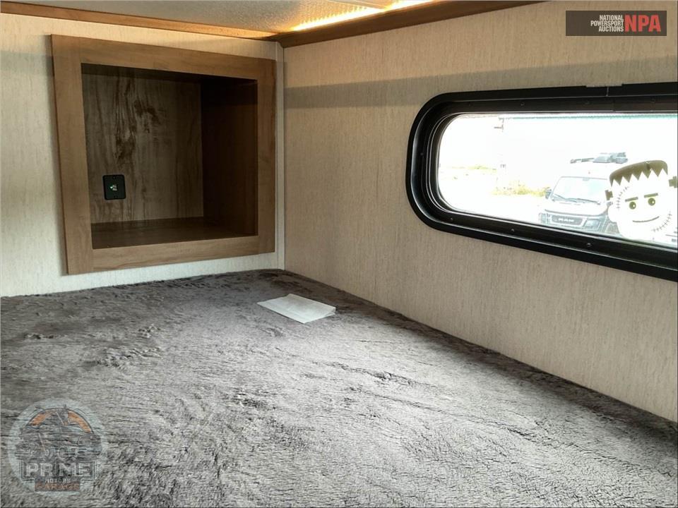 2023 Sabre By Forest River M-38DBQ - FIFTH WHEEL SERIES — фото 12
