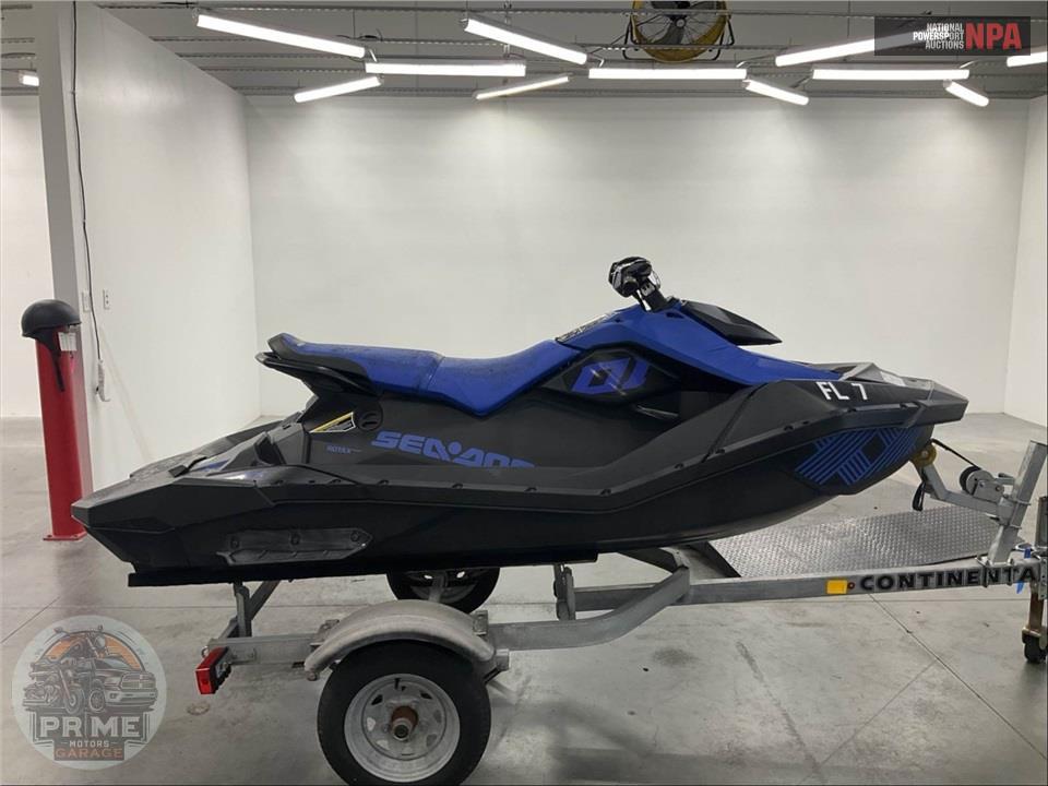 2023 Seadoo/Brp SPARK 3UP TRIXX — фото 1