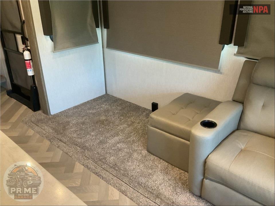 2022 Wildwood By Forest River M-34RL - HERITAGE GLEN ELITE FIFTH WHEEL SERIES — фото 10