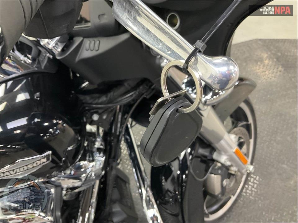 2021 Harley-Davidson FLHX STREET GLIDE — фото 11