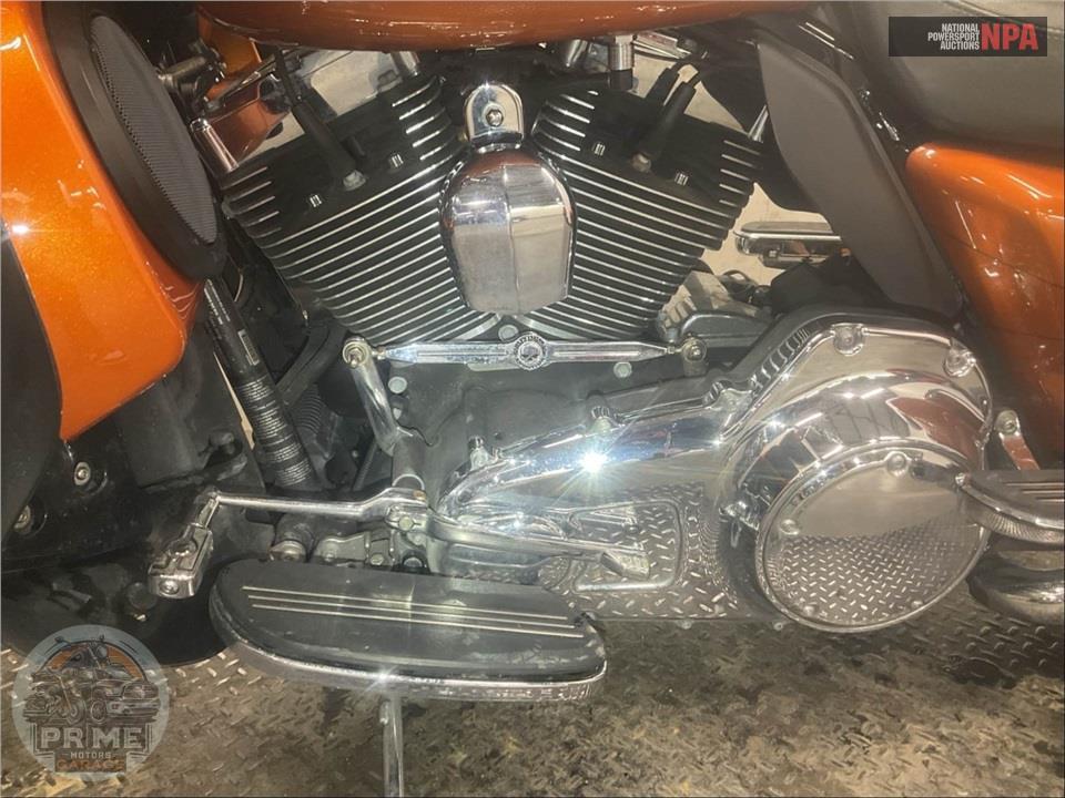 2015 Harley-Davidson FLTRXS ROAD GLIDE SPECIAL — фото 7