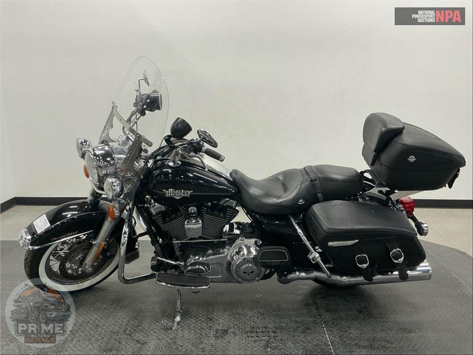 2011 Harley-Davidson FLHRC ROAD KING CLSC — фото 3