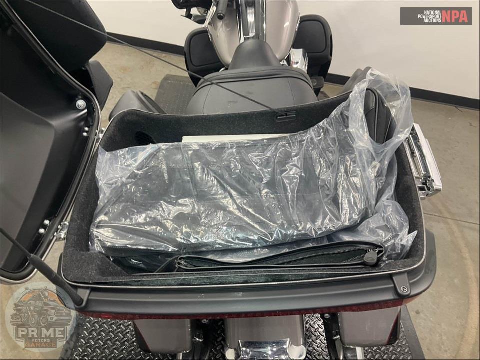 2017 Harley-Davidson FLHTK ULTRA LIMITED — фото 27