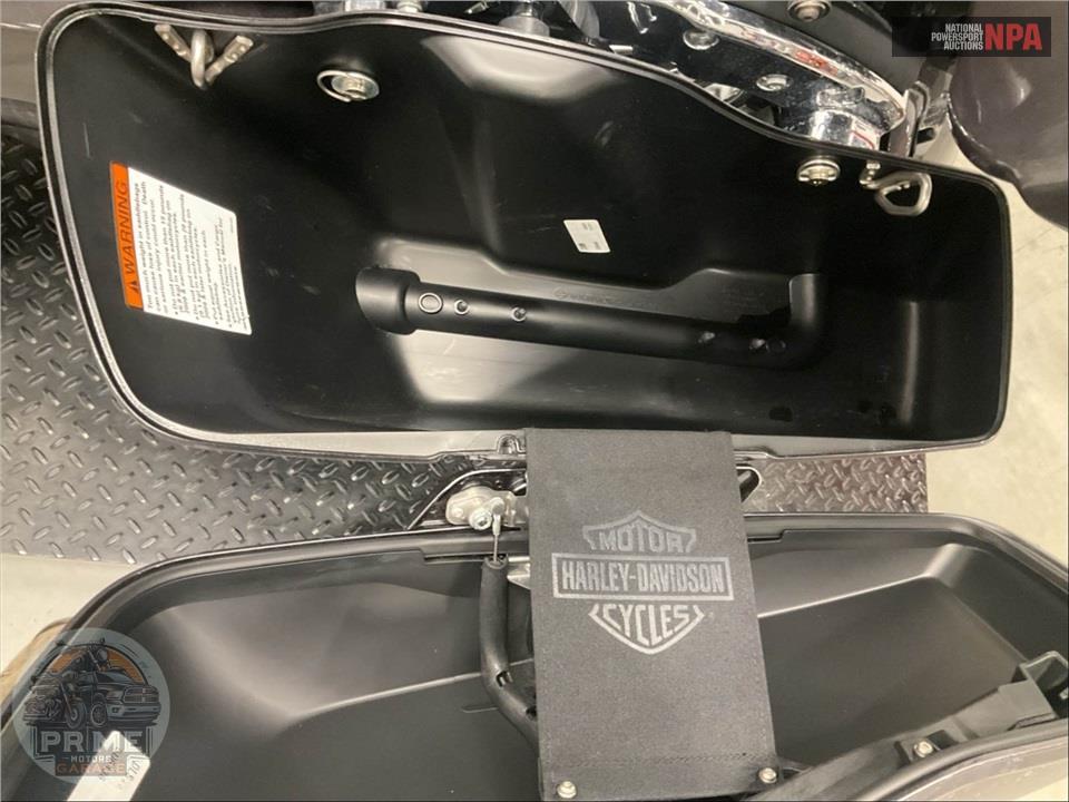 2015 Harley-Davidson FLHXS STREET GLIDE SPECIAL — фото 17