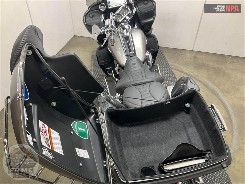 2016 Harley-Davidson FLTRU ROAD GLIDE ULTRA — фото 21