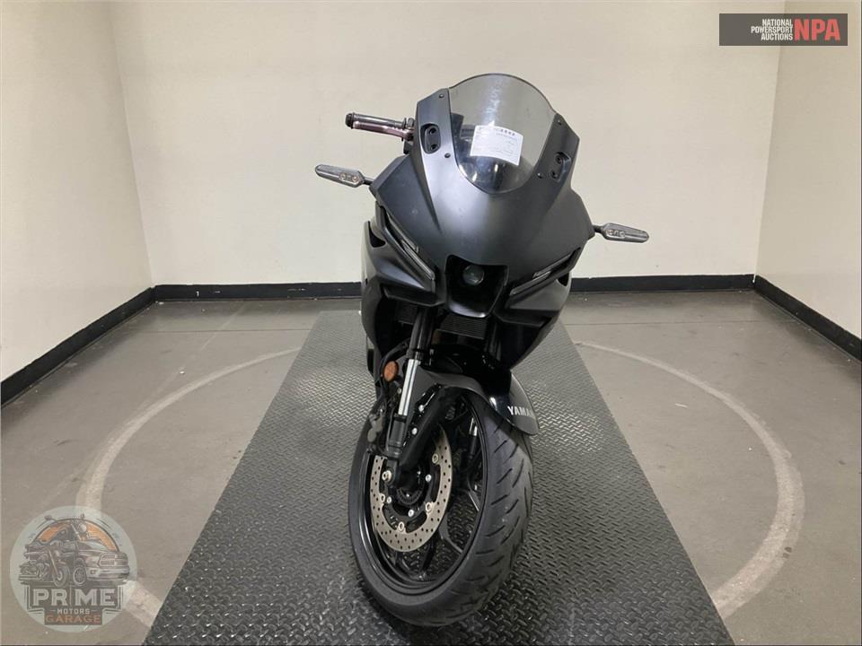 2025 Yamaha YZF-R3 — фото 2