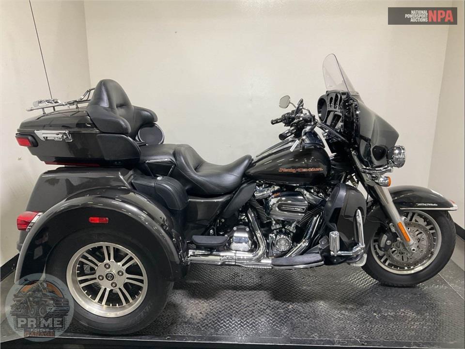 2019 Harley-Davidson FLHTCUTG TRI GLIDE ULTRA — фото 1