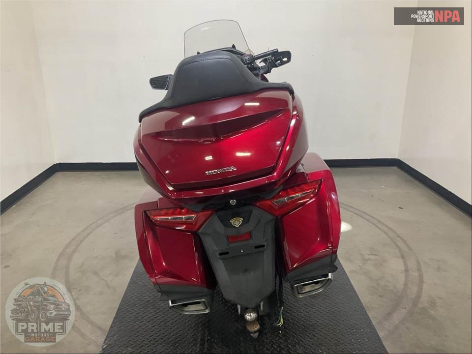 2018 Honda GL1800 GOLDWING TOUR (RED) — фото 4