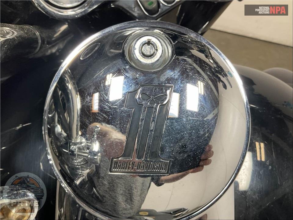 2010 Harley-Davidson FLHTCU ULTRA CLASSIC ELECTRA GLIDE — фото 17