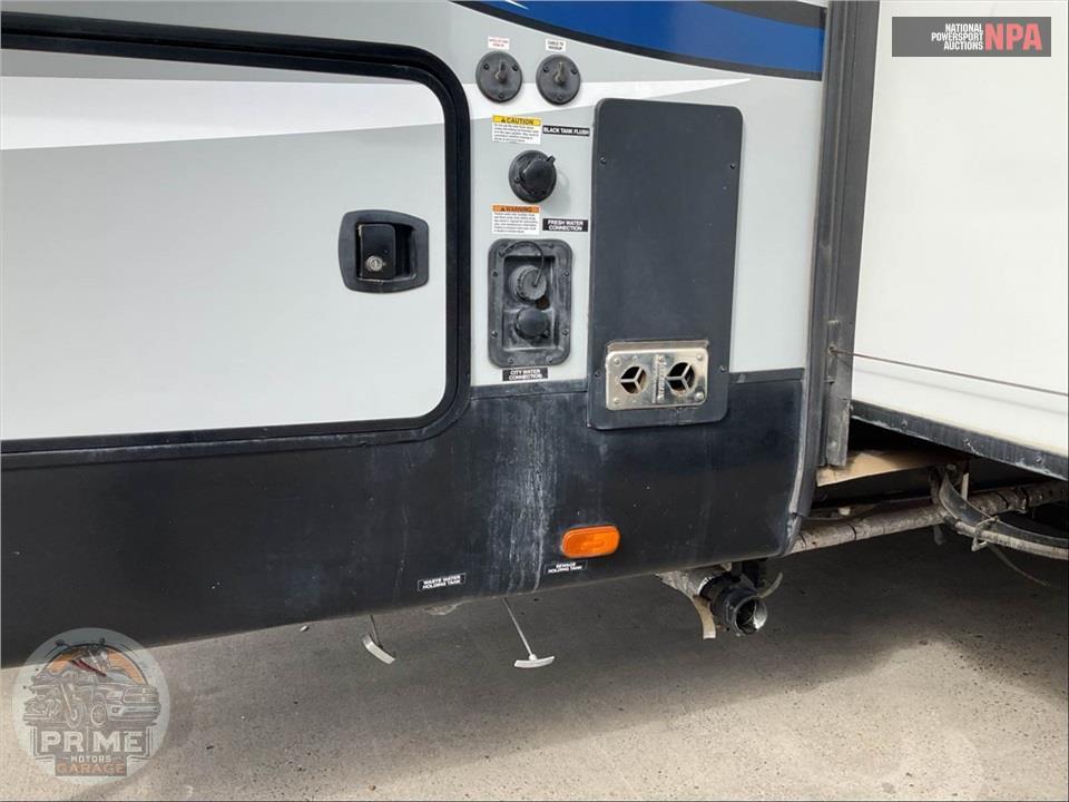 2019 Cherokee By Forest River M-295QSL8 - ARCTIC WOLF FIFTH WHEEL SERIES — фото 43