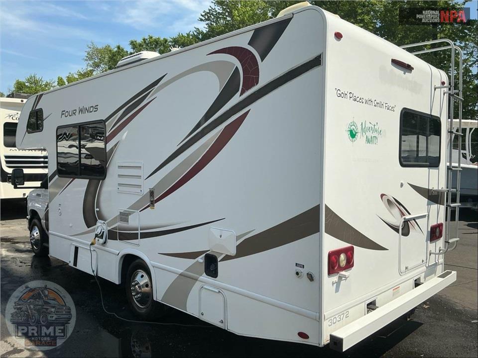 2020 Thor Motor Coach M-23U E350-V10 - FOUR WINDS SERIES — фото 4