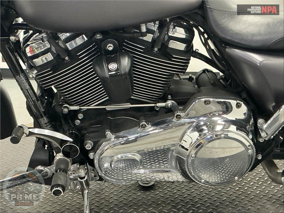 2017 Harley-Davidson FLHXS STREET GLIDE SPECIAL — фото 7