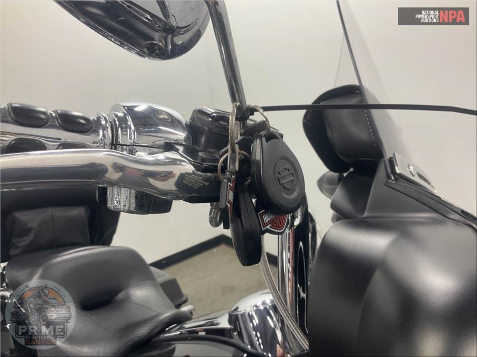 2009 Harley-Davidson FLHTC ELECTRA GLIDE CLASSIC — фото 13