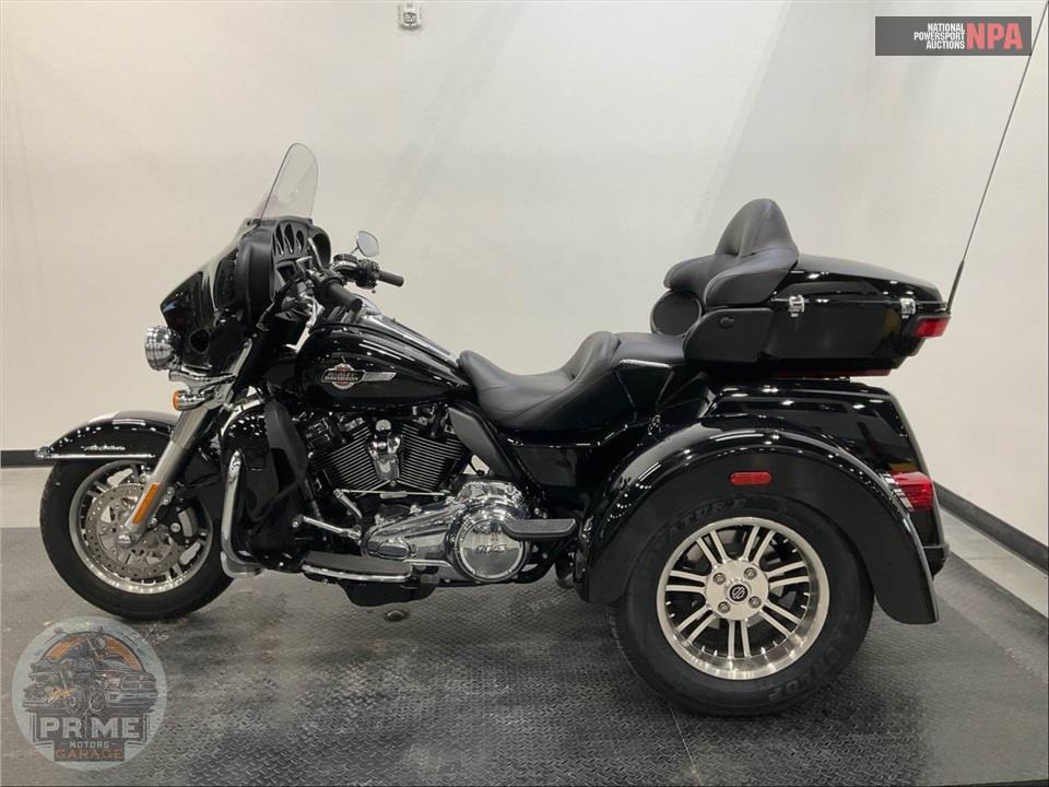 2024 Harley-Davidson FLHTCUTG TRI GLIDE ULTRA CLASSIC — фото 3