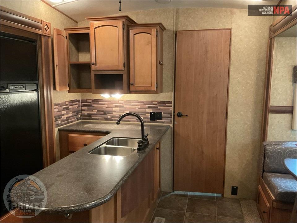 2013 Crossroads Rv M-26 RB - SUNSET TRAIL RESERVE FIFTH WHEEL SERIES — фото 7