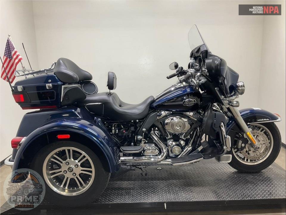 2012 Harley-Davidson FLHTCUTG TRIGLIDE UL CLSC — фото 1