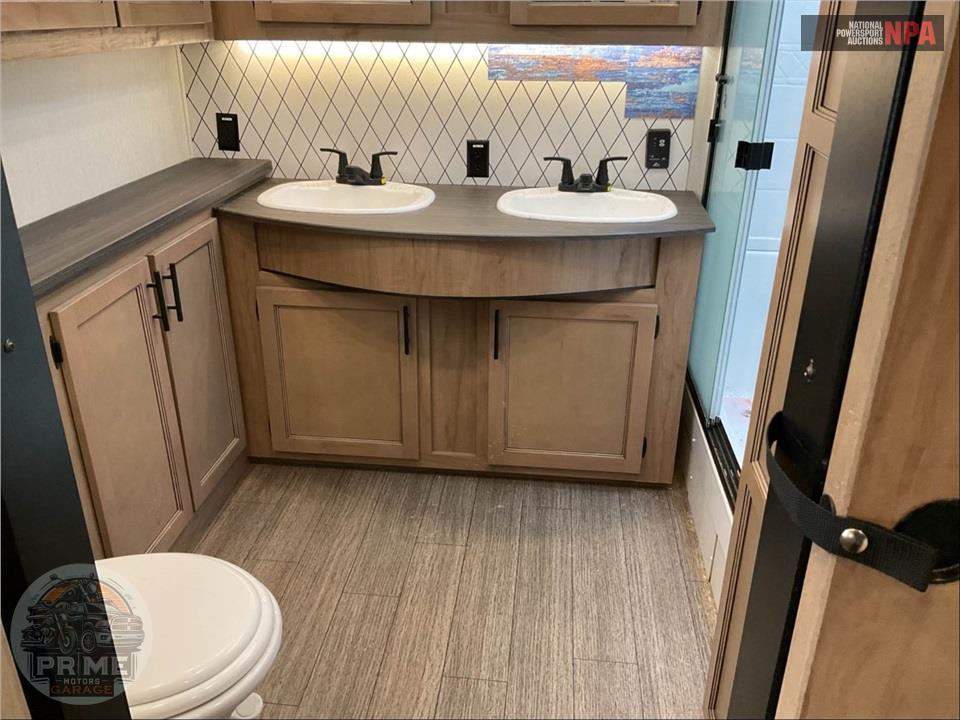 2023 Sabre By Forest River M-37FLH - FIFTH WHEEL SERIES — фото 18