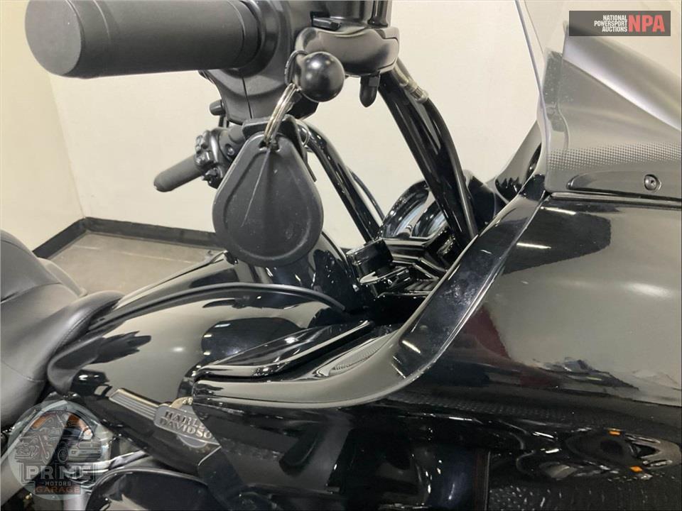 2023 Harley-Davidson FLTRK ROAD GLIDE LIMITED — фото 9