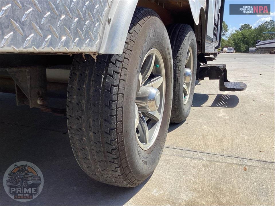 2015 Work And Play M-16UL - ULTRA LE TOY HAULER SERIES — фото 27