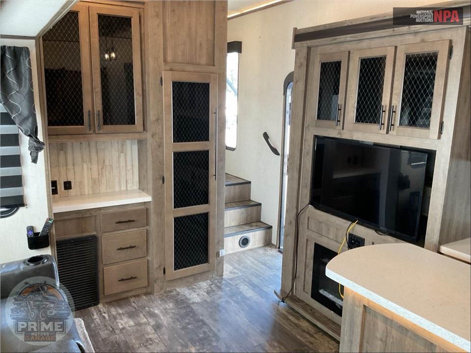 2021 Sabre By Forest River M-38DBQ - FIFTH WHEEL SERIES — фото 8
