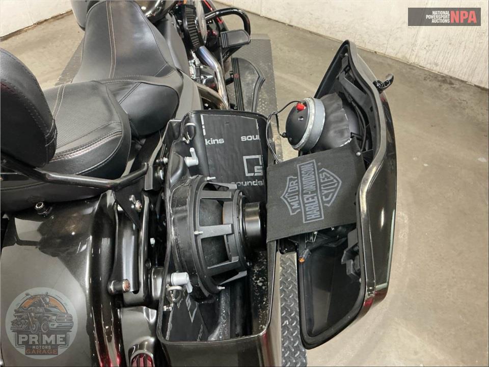 2018 Harley-Davidson FLTRXSE CVO ROAD GLIDE — фото 21