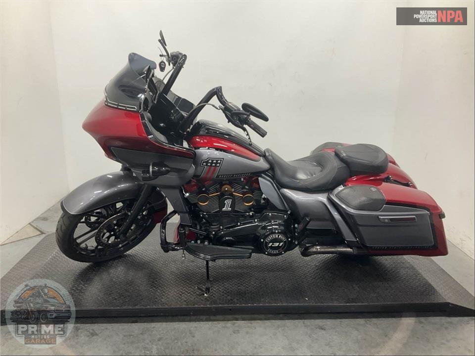 2019 Harley-Davidson FLTRXSE CVO ROAD GLIDE — фото 3