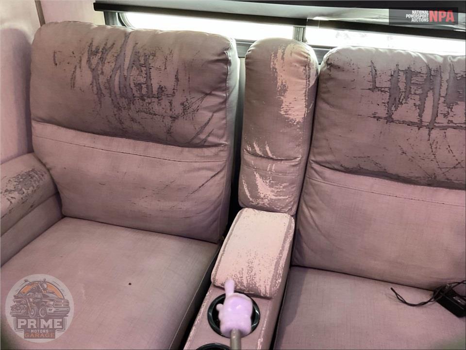 2021 Cherokee By Forest River M-3660SUITE - ARCTIC WOLF FIFTH WHEEL SERIES — фото 10