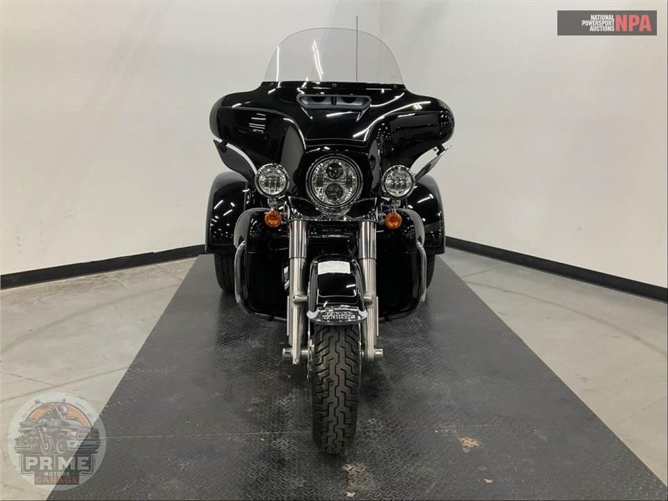 2024 Harley-Davidson FLHTCUTG TRI GLIDE ULTRA CLASSIC — фото 2
