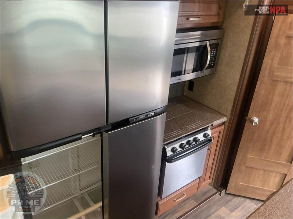 2017 Keystone Rv M-3950 BR - MONTANA LEGACY EDITION FIFTH WHEEL SERIES — фото 19