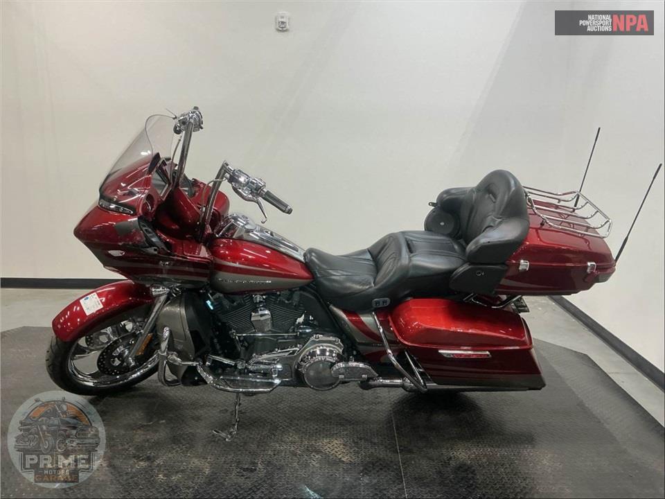 2016 Harley-Davidson FLTRUSE CVO ROAD GLIDE ULTRA — фото 3
