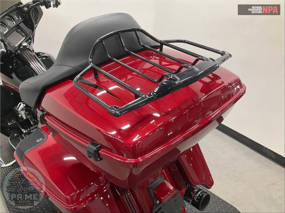 2017 Harley-Davidson FLHXSE CVO STREET GLIDE — фото 29