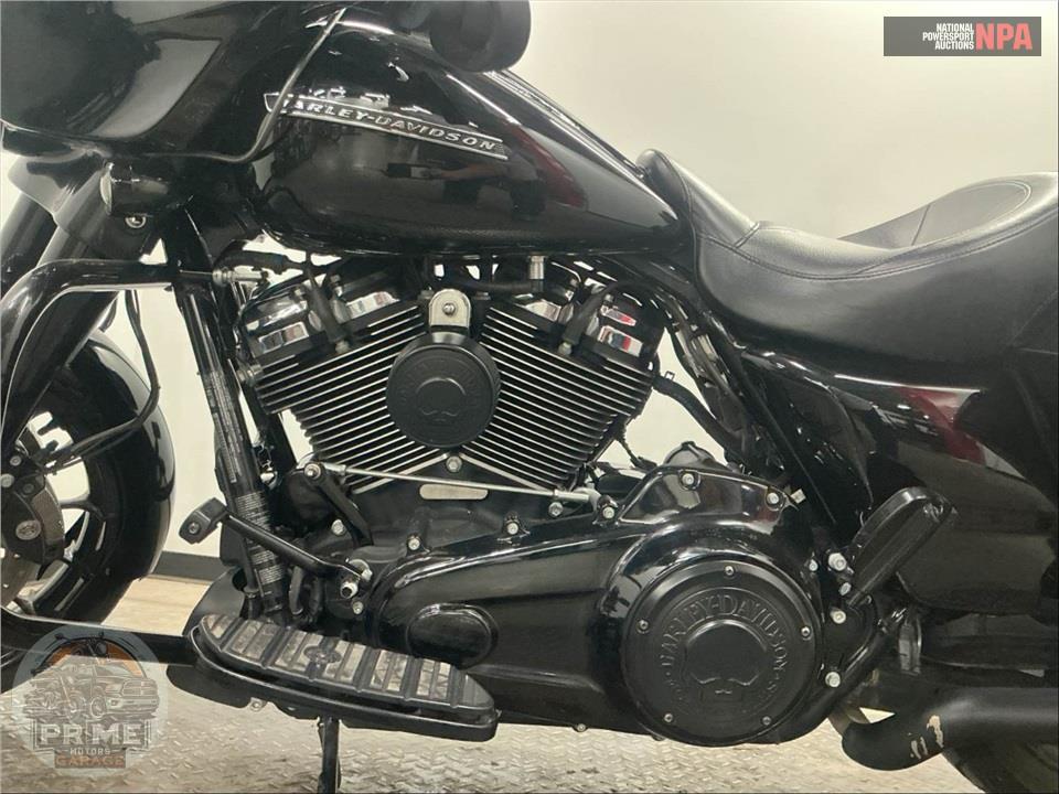 2018 Harley-Davidson FLHXS STREET GLIDE SPECIAL — фото 7
