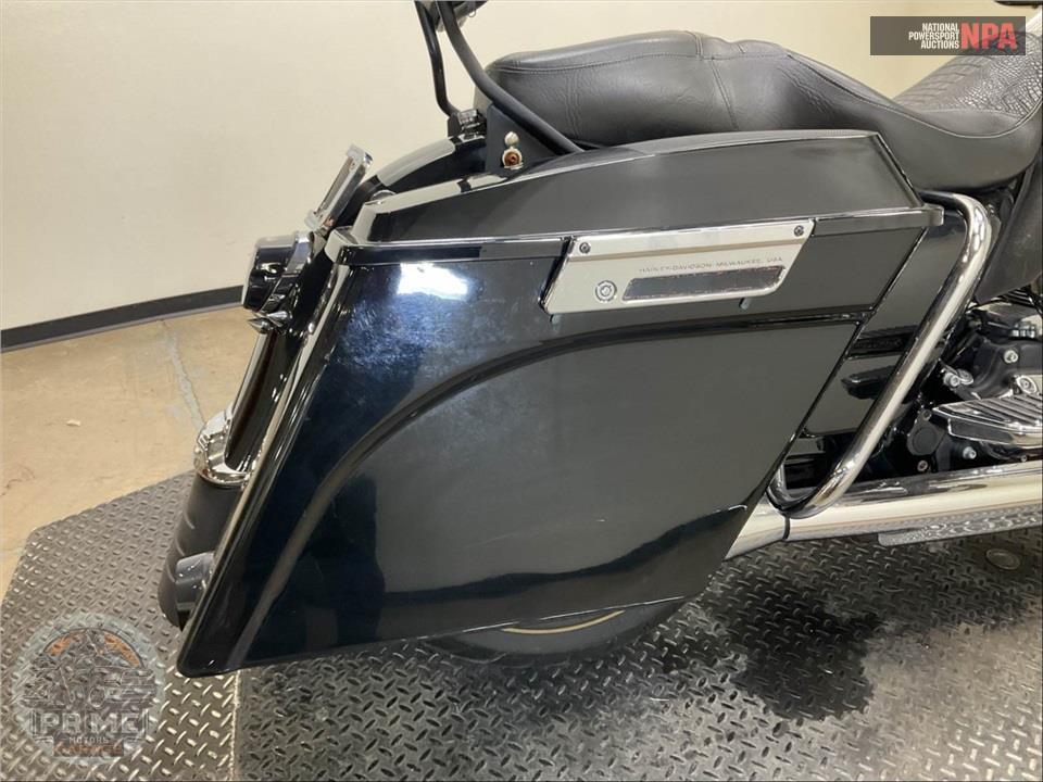 2012 Harley-Davidson FLHRC ROAD KING CLSC — фото 27