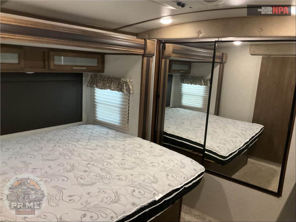 2018 Keystone Rv M-32 RLI - COUGAR X-LITE SERIES — фото 10