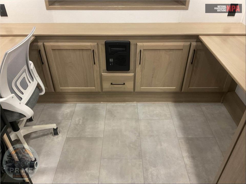 2024 Riverstone M-425FO - FIFTH WHEEL SERIES — фото 14