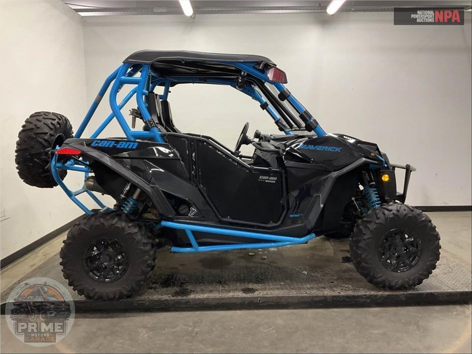 2017 Can-Am MAVERICK 1000R DPS (BLACK & OCTANE BLUE) — фото 1