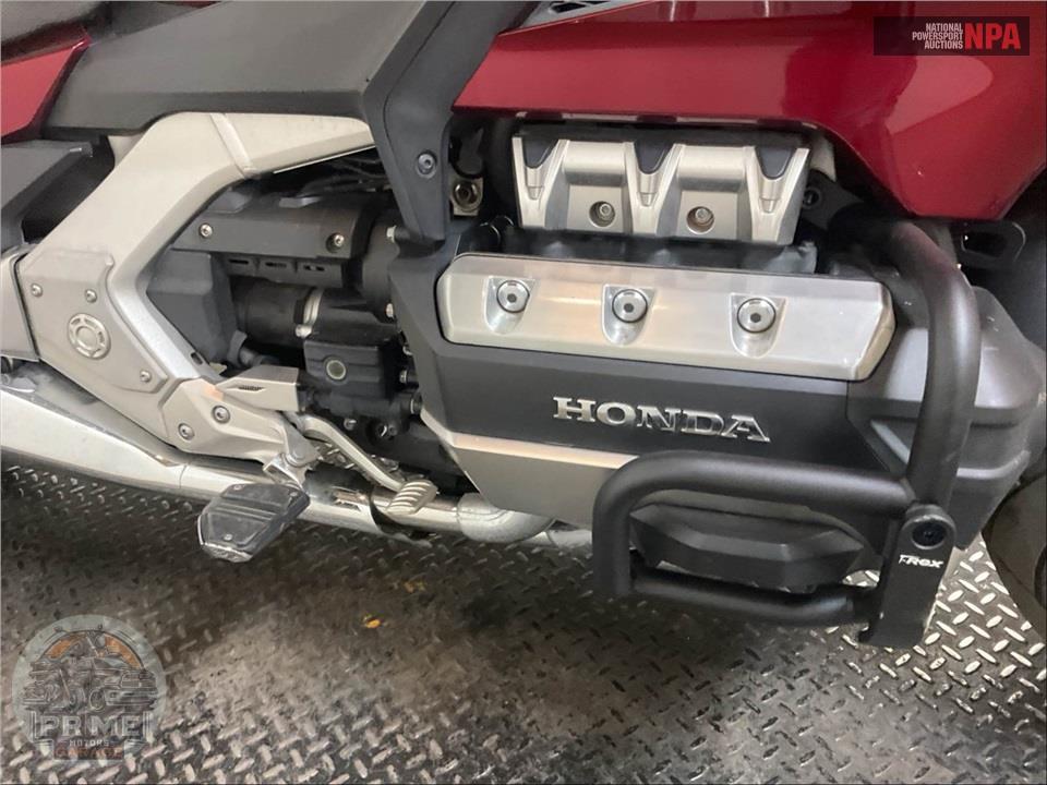 2018 Honda GL1800 GOLDWING TOUR (RED) — фото 6
