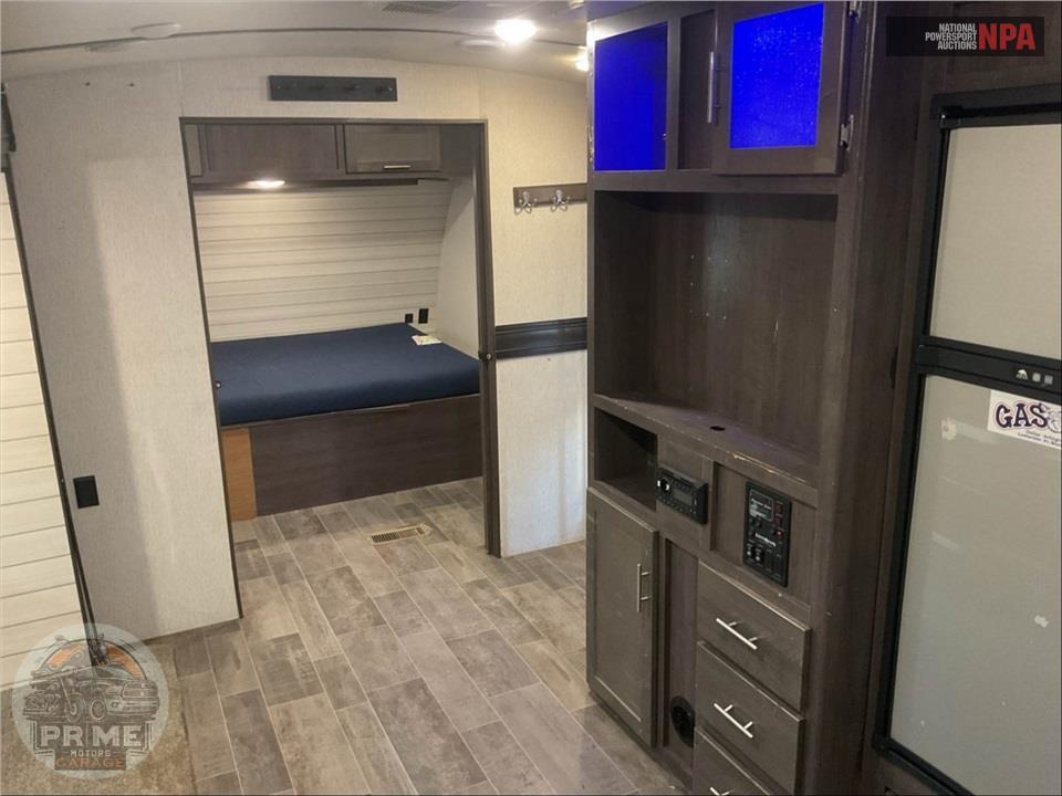 2020 Crossroads Rv M-253 RB - SUNSET TRAIL SUPER LITE SERIES — фото 8