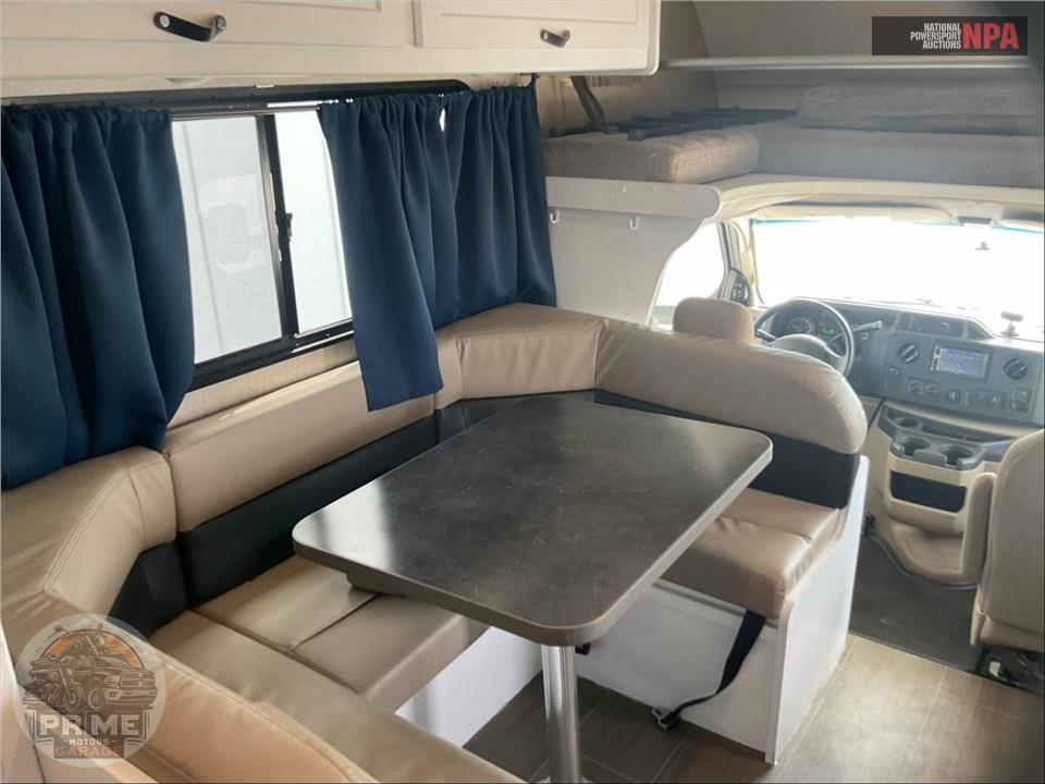 2018 Winnebago M-22R FORD - MINNIE WINNIE SERIES — фото 10