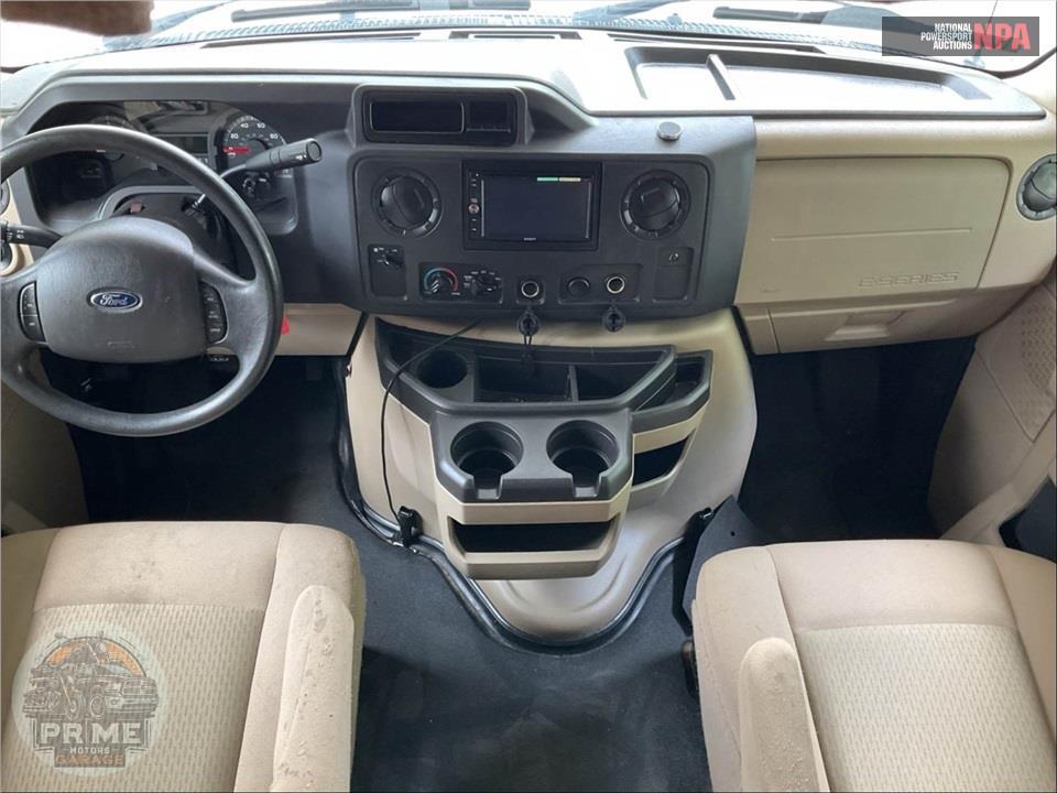 2015 Thor Motor Coach M-28H E450-V10 - FREEDOM ELITE SERIES — фото 19